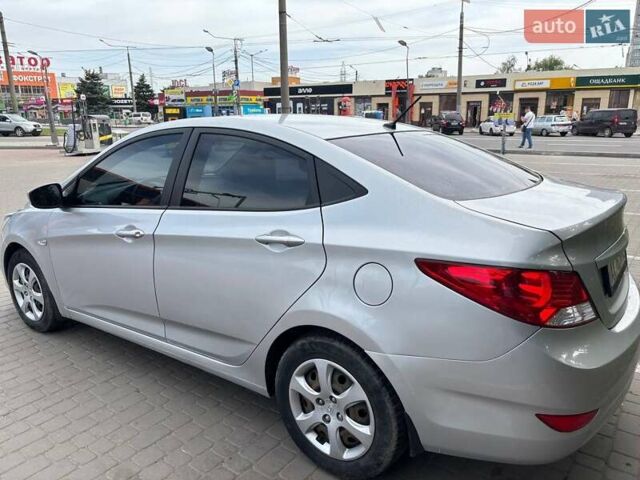 Хендай Акцент 2013 в Киеве на Automoto.ua Серый Хендай Акцент, объемом двигателя 1.4 л и пробегом 104 тыс. км за 7900 $, фото 7 на Automoto.ua