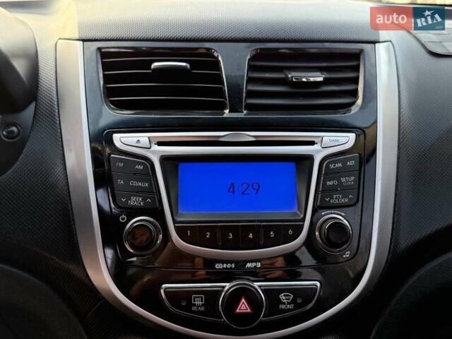 Серый Хендай Акцент, объемом двигателя 1.4 л и пробегом 141 тыс. км за 6900 $, фото 27 на Automoto.ua