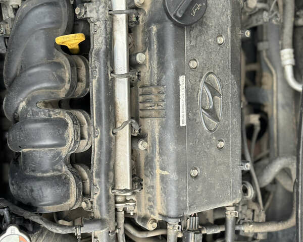 Серый Хендай Акцент, объемом двигателя 1.4 л и пробегом 84 тыс. км за 7800 $, фото 12 на Automoto.ua