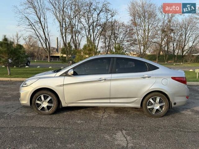 Серый Хендай Акцент, объемом двигателя 1.4 л и пробегом 141 тыс. км за 6900 $, фото 15 на Automoto.ua