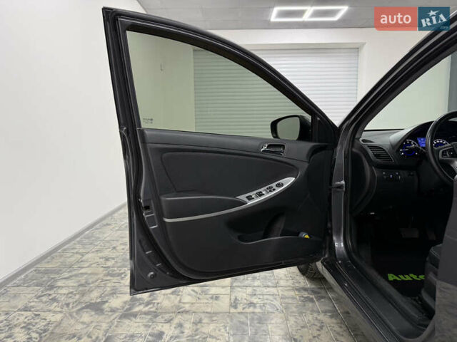 Сірий Хендай Акцент, об'ємом двигуна 1.59 л та пробігом 111 тис. км за 10500 $, фото 14 на Automoto.ua