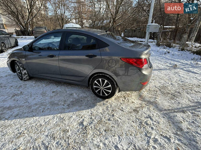 Серый Хендай Акцент, объемом двигателя 1.4 л и пробегом 80 тыс. км за 9400 $, фото 6 на Automoto.ua