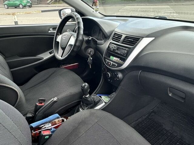 Серый Хендай Акцент, объемом двигателя 1.4 л и пробегом 166 тыс. км за 7150 $, фото 5 на Automoto.ua