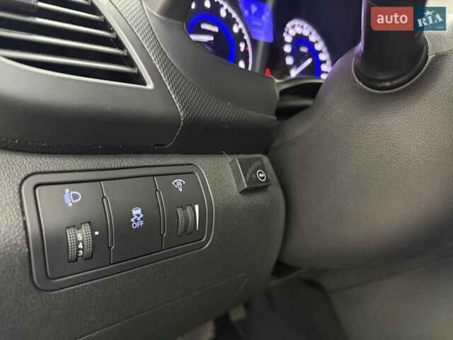 Сірий Хендай Акцент, об'ємом двигуна 1.59 л та пробігом 111 тис. км за 10500 $, фото 13 на Automoto.ua