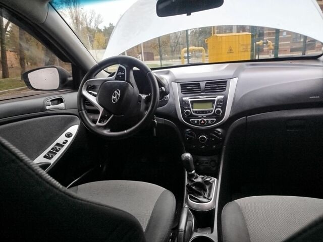 Сірий Хендай Акцент, об'ємом двигуна 1.4 л та пробігом 216 тис. км за 7050 $, фото 5 на Automoto.ua