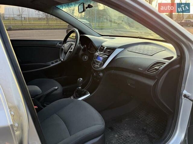 Серый Хендай Акцент, объемом двигателя 1.4 л и пробегом 141 тыс. км за 6900 $, фото 21 на Automoto.ua
