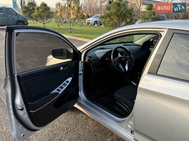 Серый Хендай Акцент, объемом двигателя 1.4 л и пробегом 141 тыс. км за 6900 $, фото 16 на Automoto.ua