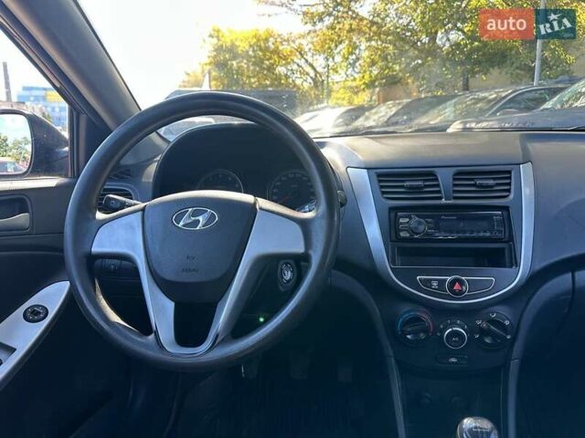 Хендай Акцент 2014 в Киеве на Automoto.ua Серый Хендай Акцент, объемом двигателя 1.4 л и пробегом 255 тыс. км за 5990 $, фото 13 на Automoto.ua