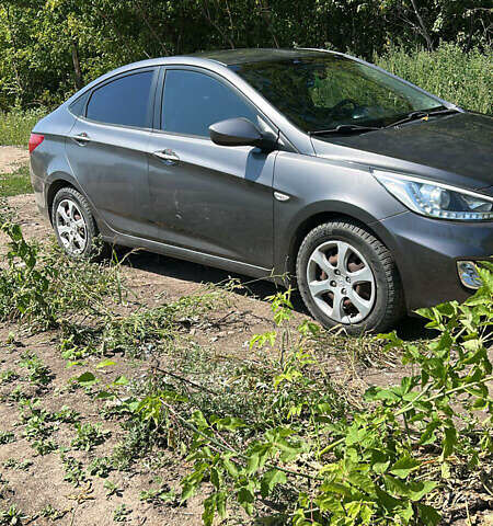 Сірий Хендай Акцент, об'ємом двигуна 1.4 л та пробігом 76 тис. км за 9000 $, фото 4 на Automoto.ua