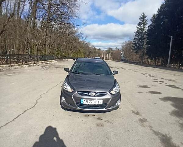 Серый Хендай Акцент, объемом двигателя 1.4 л и пробегом 75 тыс. км за 7800 $, фото 3 на Automoto.ua