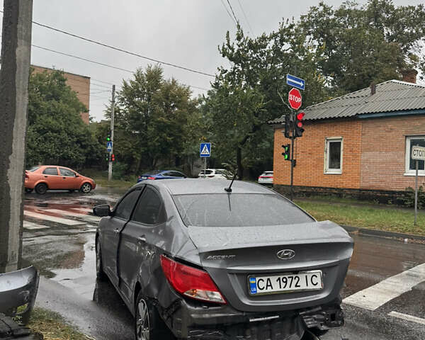 Сірий Хендай Акцент, об'ємом двигуна 1.59 л та пробігом 185 тис. км за 3500 $, фото 3 на Automoto.ua