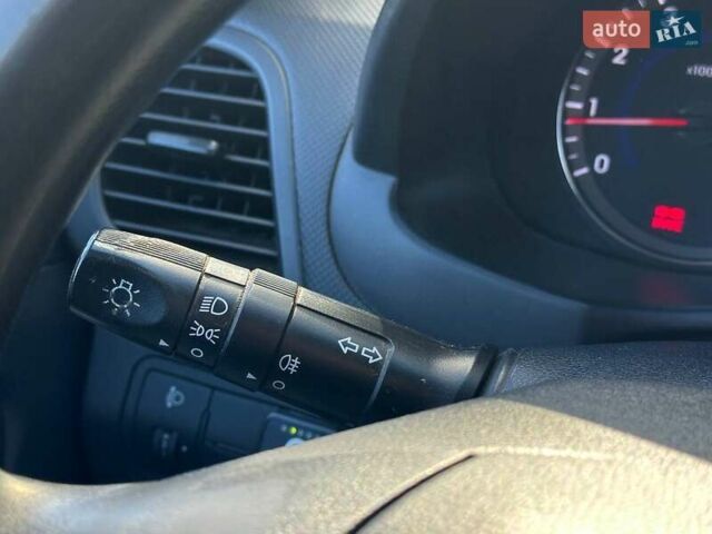 Хендай Акцент 2014 в Киеве на Automoto.ua Серый Хендай Акцент, объемом двигателя 1.4 л и пробегом 255 тыс. км за 5990 $, фото 19 на Automoto.ua