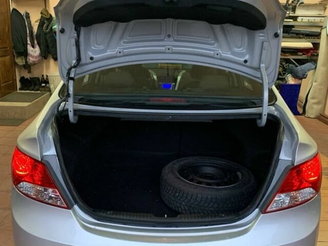 Серый Хендай Акцент, объемом двигателя 1.4 л и пробегом 162 тыс. км за 8800 $, фото 7 на Automoto.ua