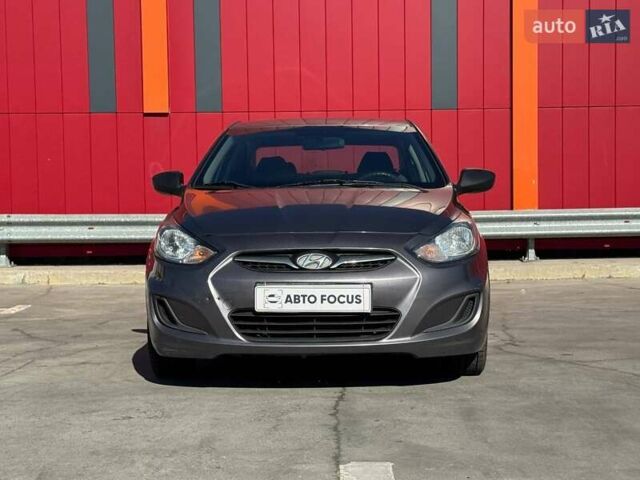 Хендай Акцент 2014 в Киеве на Automoto.ua Серый Хендай Акцент, объемом двигателя 1.4 л и пробегом 255 тыс. км за 5990 $, фото 2 на Automoto.ua