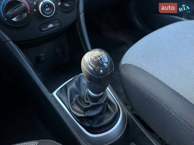 Хендай Акцент 2014 в Киеве на Automoto.ua Серый Хендай Акцент, объемом двигателя 1.4 л и пробегом 255 тыс. км за 5990 $, фото 22 на Automoto.ua