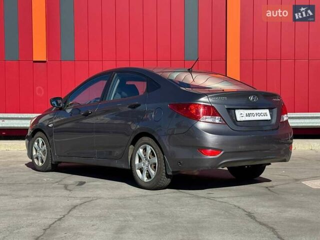 Хендай Акцент 2014 в Киеве на Automoto.ua Серый Хендай Акцент, объемом двигателя 1.4 л и пробегом 255 тыс. км за 5990 $, фото 4 на Automoto.ua