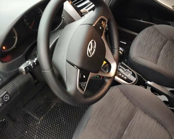 Серый Хендай Акцент, объемом двигателя 1.37 л и пробегом 115 тыс. км за 9800 $, фото 8 на Automoto.ua