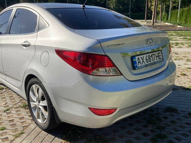 Серый Хендай Акцент, объемом двигателя 1.4 л и пробегом 117 тыс. км за 10100 $, фото 5 на Automoto.ua