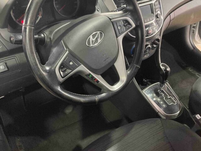 Серый Хендай Акцент, объемом двигателя 1.4 л и пробегом 117 тыс. км за 10100 $, фото 11 на Automoto.ua