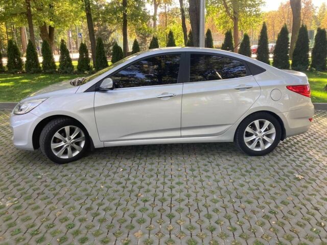 Серый Хендай Акцент, объемом двигателя 1.4 л и пробегом 117 тыс. км за 10100 $, фото 3 на Automoto.ua