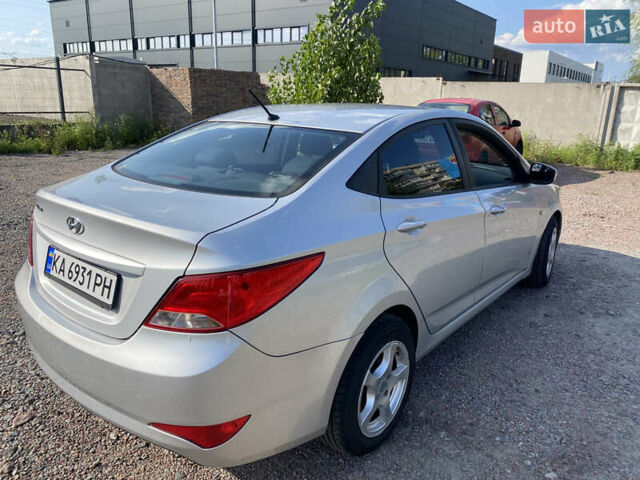 Серый Хендай Акцент, объемом двигателя 1.4 л и пробегом 159 тыс. км за 7500 $, фото 4 на Automoto.ua