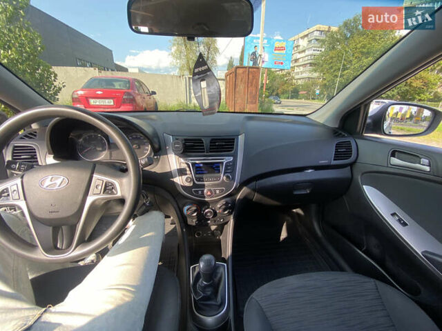 Серый Хендай Акцент, объемом двигателя 1.4 л и пробегом 159 тыс. км за 7500 $, фото 1 на Automoto.ua