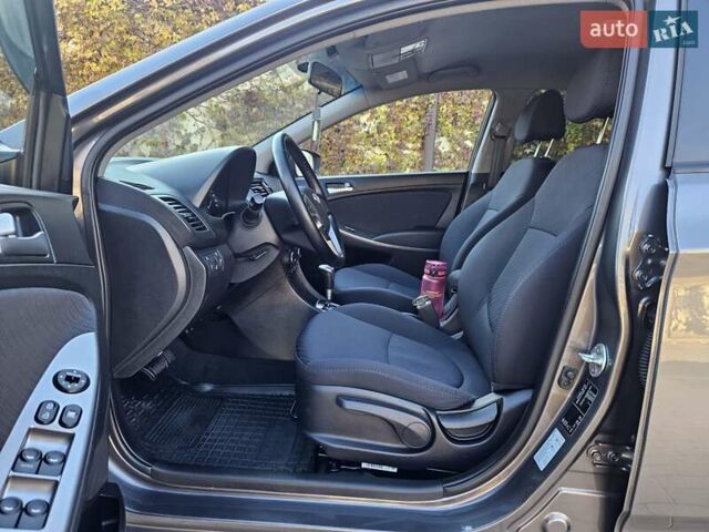 Серый Хендай Акцент, объемом двигателя 1.4 л и пробегом 61 тыс. км за 11300 $, фото 30 на Automoto.ua