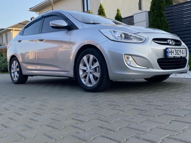 Серый Хендай Акцент, объемом двигателя 1.4 л и пробегом 86 тыс. км за 10950 $, фото 3 на Automoto.ua