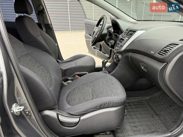 Сірий Хендай Акцент, об'ємом двигуна 1.4 л та пробігом 140 тис. км за 8200 $, фото 14 на Automoto.ua