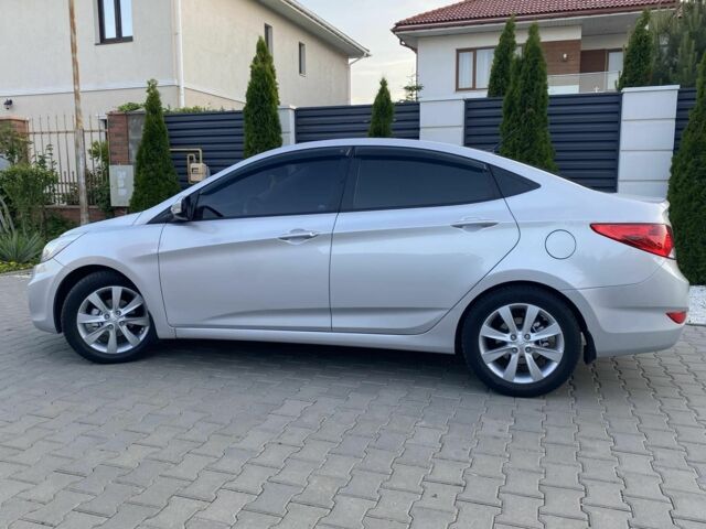 Серый Хендай Акцент, объемом двигателя 1.4 л и пробегом 86 тыс. км за 10950 $, фото 4 на Automoto.ua