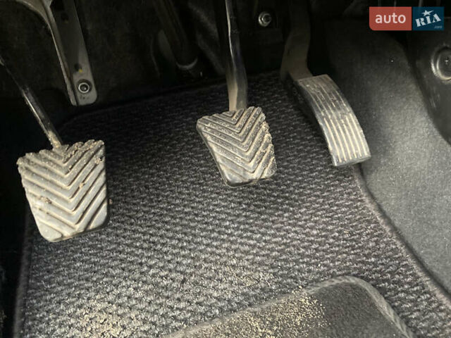 Сірий Хендай Акцент, об'ємом двигуна 1.4 л та пробігом 82 тис. км за 11000 $, фото 8 на Automoto.ua