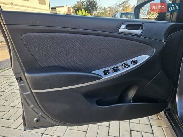 Серый Хендай Акцент, объемом двигателя 1.4 л и пробегом 61 тыс. км за 11300 $, фото 31 на Automoto.ua