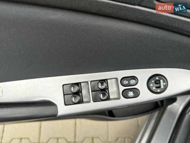 Сірий Хендай Акцент, об'ємом двигуна 1.4 л та пробігом 140 тис. км за 8200 $, фото 11 на Automoto.ua