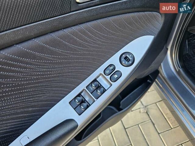 Серый Хендай Акцент, объемом двигателя 1.4 л и пробегом 61 тыс. км за 11300 $, фото 32 на Automoto.ua