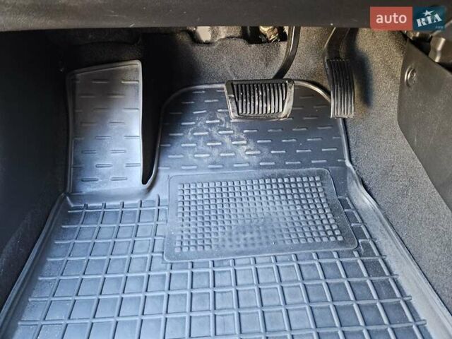 Серый Хендай Акцент, объемом двигателя 1.4 л и пробегом 61 тыс. км за 11300 $, фото 33 на Automoto.ua