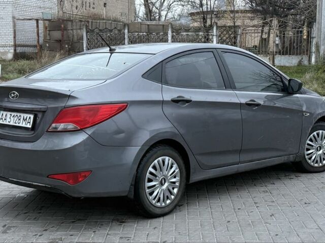 Серый Хендай Акцент, объемом двигателя 1.4 л и пробегом 170 тыс. км за 5700 $, фото 6 на Automoto.ua