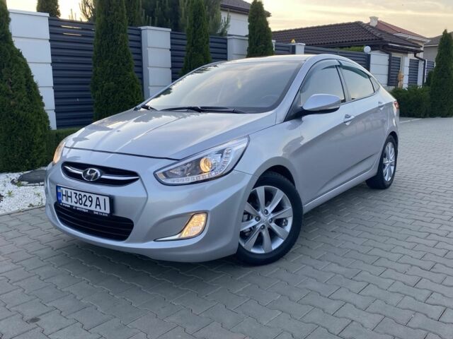 Серый Хендай Акцент, объемом двигателя 1.4 л и пробегом 86 тыс. км за 10950 $, фото 2 на Automoto.ua