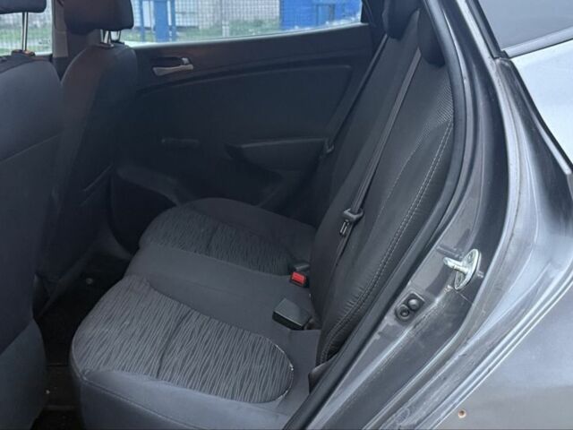 Серый Хендай Акцент, объемом двигателя 1.4 л и пробегом 170 тыс. км за 5700 $, фото 10 на Automoto.ua