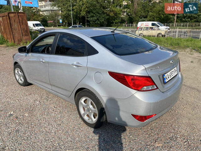 Серый Хендай Акцент, объемом двигателя 1.4 л и пробегом 159 тыс. км за 7500 $, фото 3 на Automoto.ua