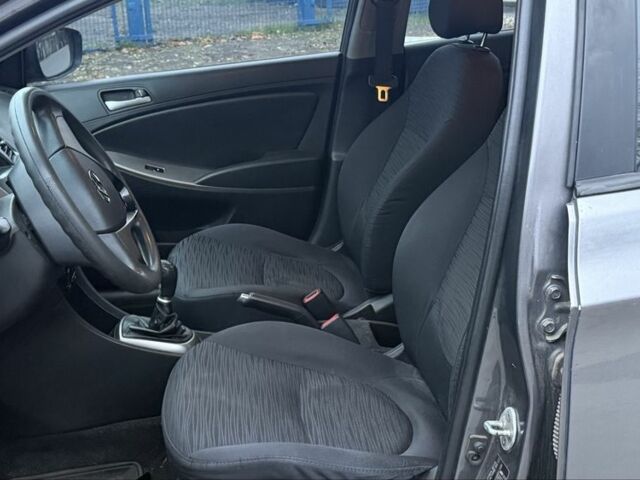 Серый Хендай Акцент, объемом двигателя 1.4 л и пробегом 170 тыс. км за 5700 $, фото 9 на Automoto.ua