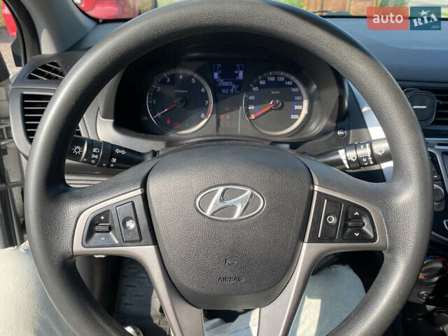 Серый Хендай Акцент, объемом двигателя 1.4 л и пробегом 159 тыс. км за 7500 $, фото 2 на Automoto.ua