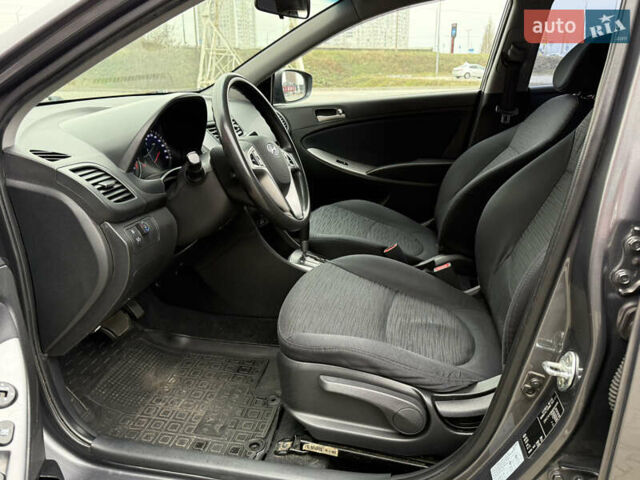 Сірий Хендай Акцент, об'ємом двигуна 1.4 л та пробігом 140 тис. км за 8200 $, фото 12 на Automoto.ua