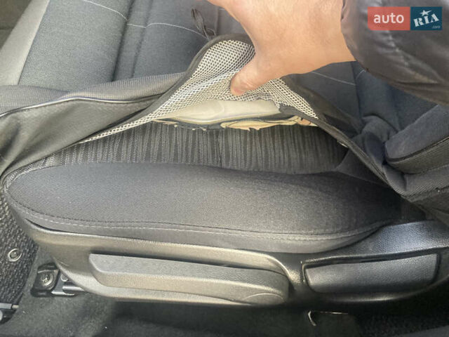 Сірий Хендай Акцент, об'ємом двигуна 1.4 л та пробігом 82 тис. км за 11000 $, фото 5 на Automoto.ua