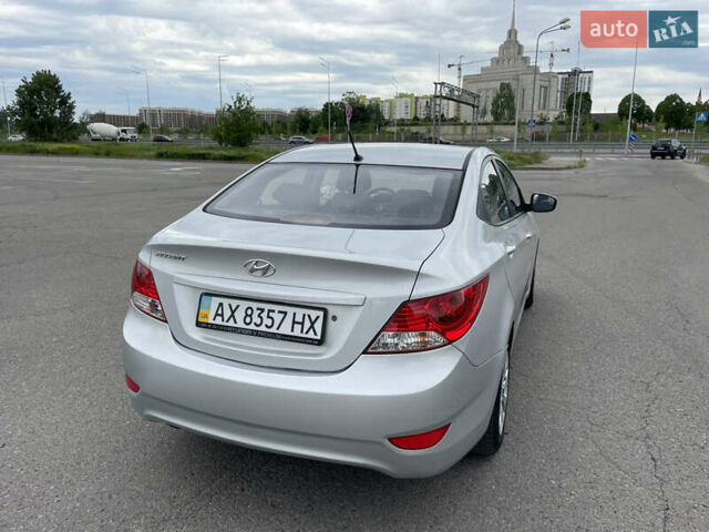 Сірий Хендай Акцент, об'ємом двигуна 1.4 л та пробігом 185 тис. км за 8100 $, фото 4 на Automoto.ua