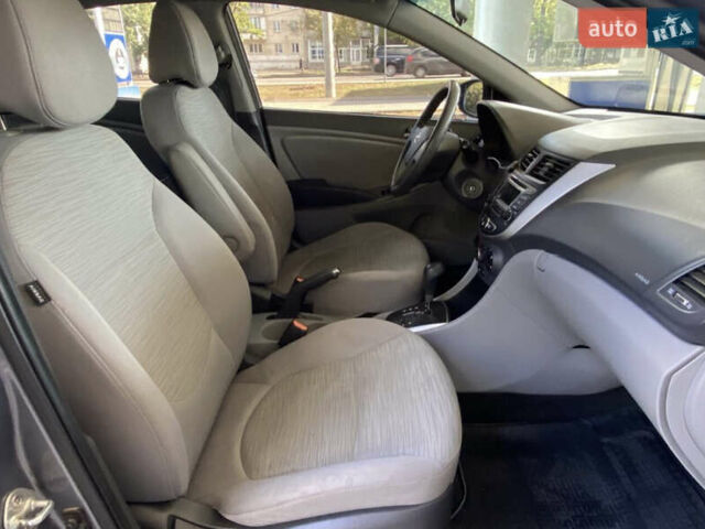 Серый Хендай Акцент, объемом двигателя 1.59 л и пробегом 159 тыс. км за 7900 $, фото 20 на Automoto.ua