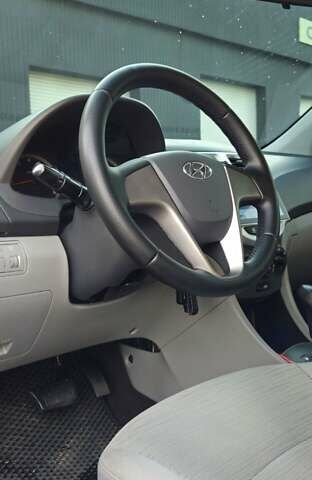 Сірий Хендай Акцент, об'ємом двигуна 1.59 л та пробігом 276 тис. км за 8300 $, фото 24 на Automoto.ua