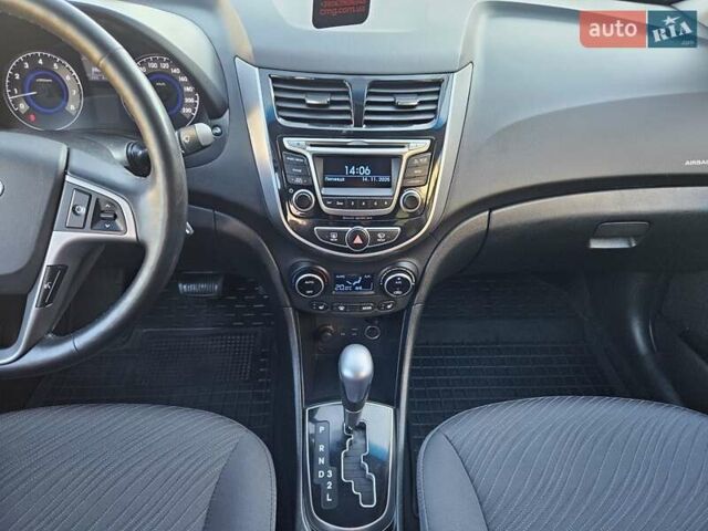 Серый Хендай Акцент, объемом двигателя 1.4 л и пробегом 61 тыс. км за 11300 $, фото 22 на Automoto.ua