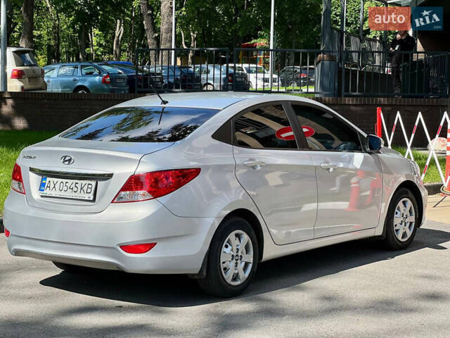 Серый Хендай Акцент, объемом двигателя 1.4 л и пробегом 153 тыс. км за 8800 $, фото 14 на Automoto.ua