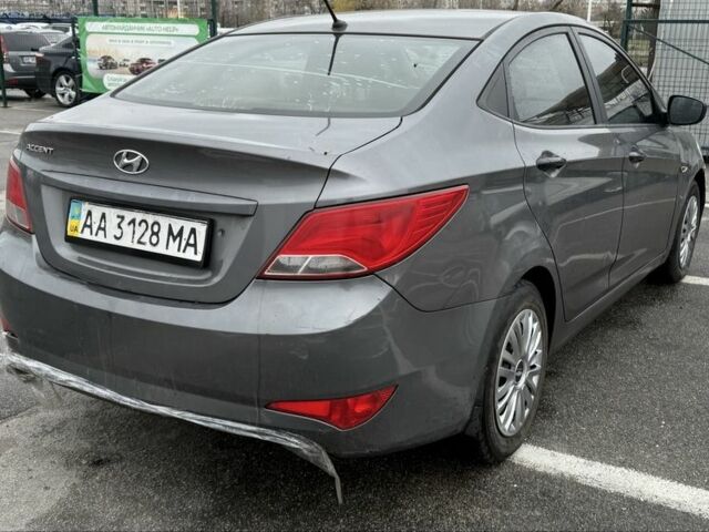 Серый Хендай Акцент, объемом двигателя 1.4 л и пробегом 170 тыс. км за 5700 $, фото 4 на Automoto.ua