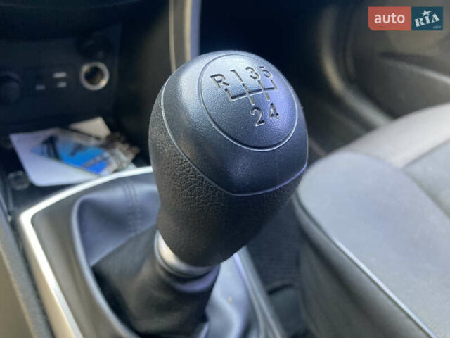 Сірий Хендай Акцент, об'ємом двигуна 1.4 л та пробігом 82 тис. км за 11000 $, фото 9 на Automoto.ua